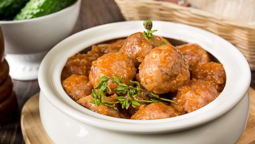 Рецепт фрикаделек в пикантном томатном соусе