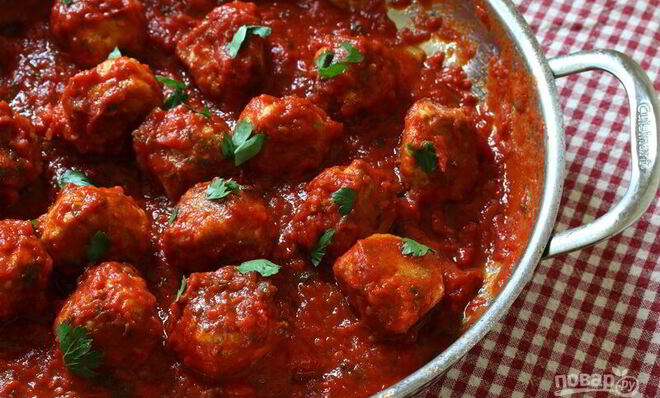 Куриные фрикадельки в соусе