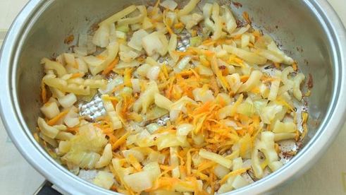 мясные фрикадельки с овощным соусом