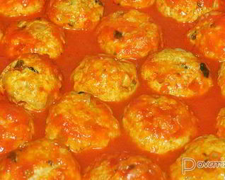 Рыбные фрикадельки в томатном соусе