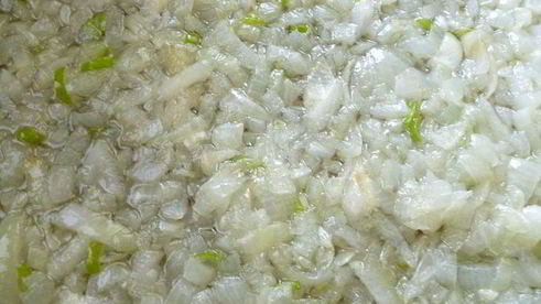 спаржевая фасоль с фрикадельками в пикантном соусе