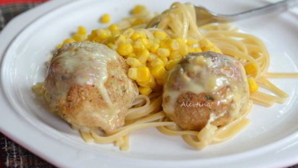 Рецепт Сырных куриных фрикаделек