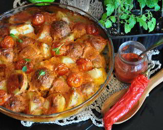 Запеченный картофель с фрикадельками