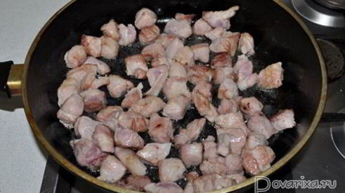 картофель с мясом и грибами в томатном соке