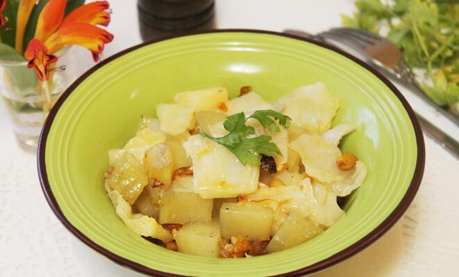 Картошка с капустой в духовке