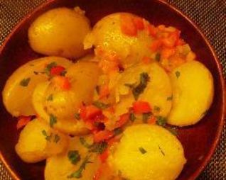 Отварной картофель с горчичной заправкой