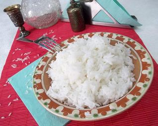 Отварной рис на воде рассыпчатый