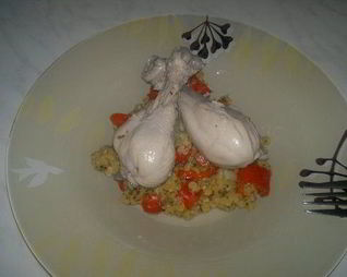 Пикантная чечевица с отварными куриными ножками