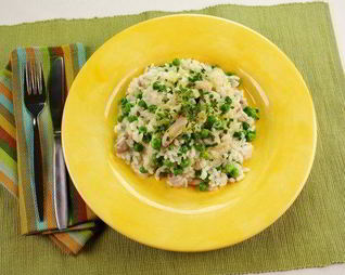 Рис с куриной печенью и зеленым горошком