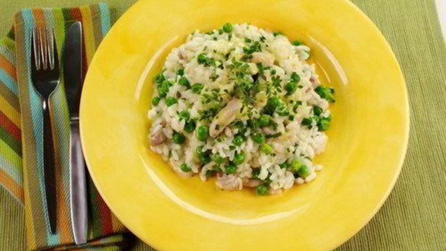 Рецепт риса с куриной печенью и зеленым горошком