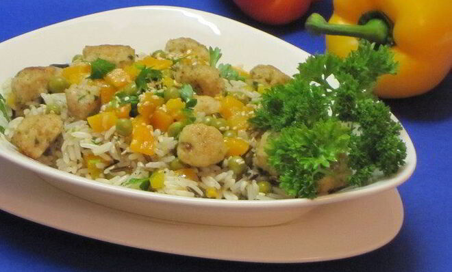 Рис с рыбными тефтелями