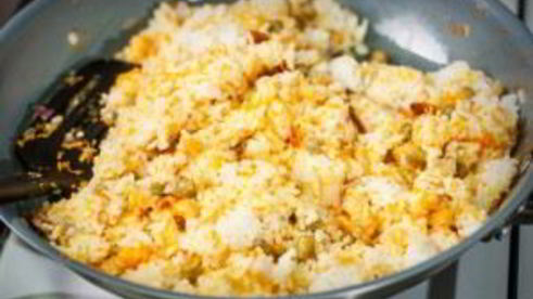 рис с яйцом по-китайски