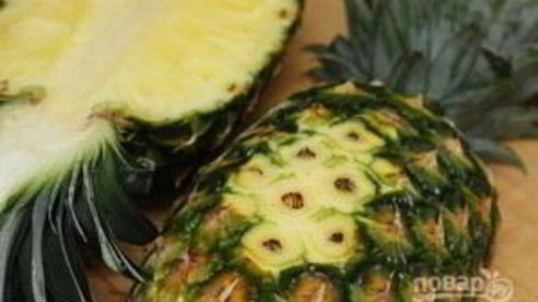 тайский рис с креветками в ананасе