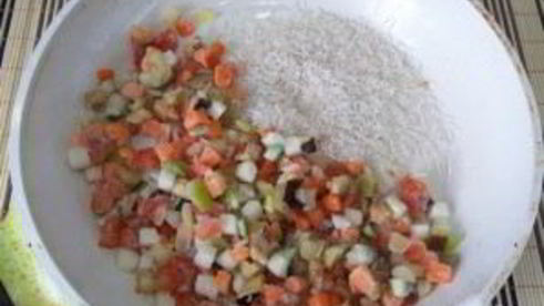 вкусный рис с овощами