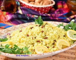 Восточный рис с кокосовым молоком, изюмом и кешью