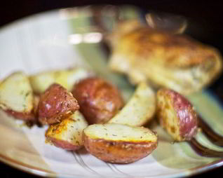 Жареный картофель в духовке