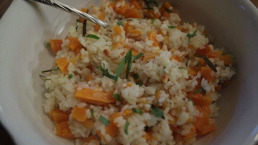 Рецепт зимнего риса с тыквой и кедровыми орехами