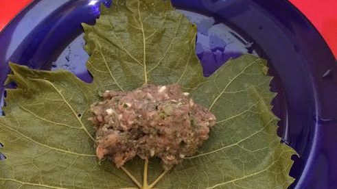 долма — голубцы в виноградных листьях