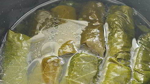 голубцы в виноградных листьях