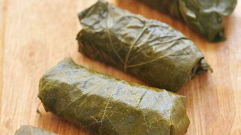 голубцы в виноградных листьях