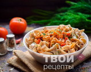 Гречневая лапша с курицей и овощами