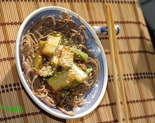 Гречневая лапша Соба с кабачками