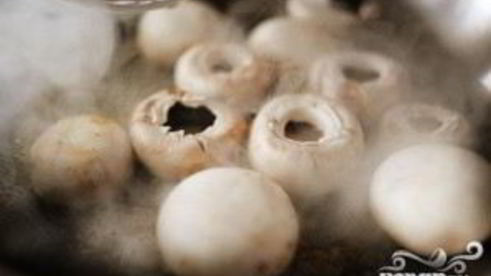 фаршированные грибы с луком