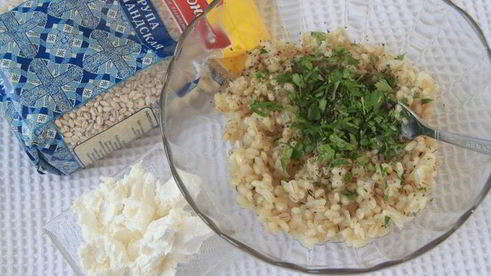 фаршированные перловкой грибы