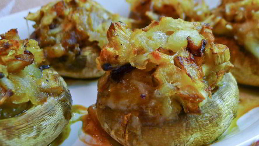 Рецепт фаршированных шампиньонов с картошкой и беконом