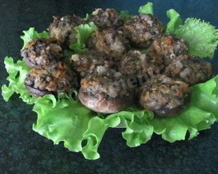 Фаршированные шампиньоны в духовке с сыром