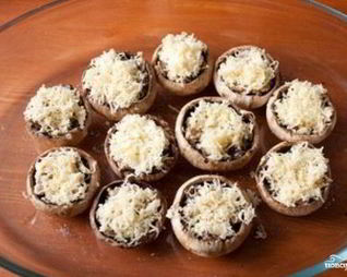 Фаршированные шляпки шампиньонов