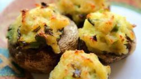 Рецепт Грибов, фаршированных картошкой и сыром