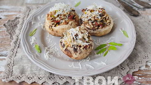 грибы, фаршированные рисом