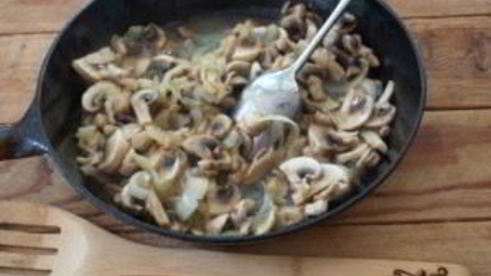 грибы под соусом