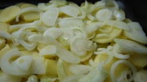 лисички, запеченные в духовке с овощами