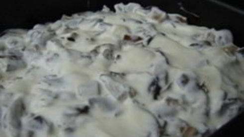 лисички, запеченные в духовке с овощами