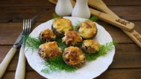 начиненные грибы в духовке