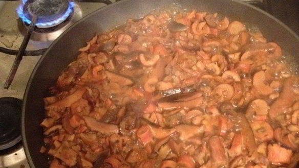 Рецепт Рыжиков, жареных со сметаной