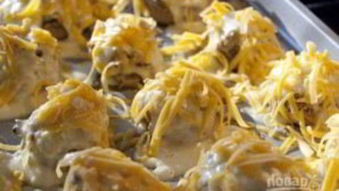 шампиньоны, фаршированные беконом и сыром