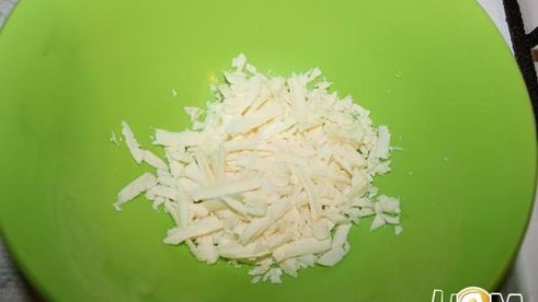 шампиньоны, фаршированные кинзой и брынзой