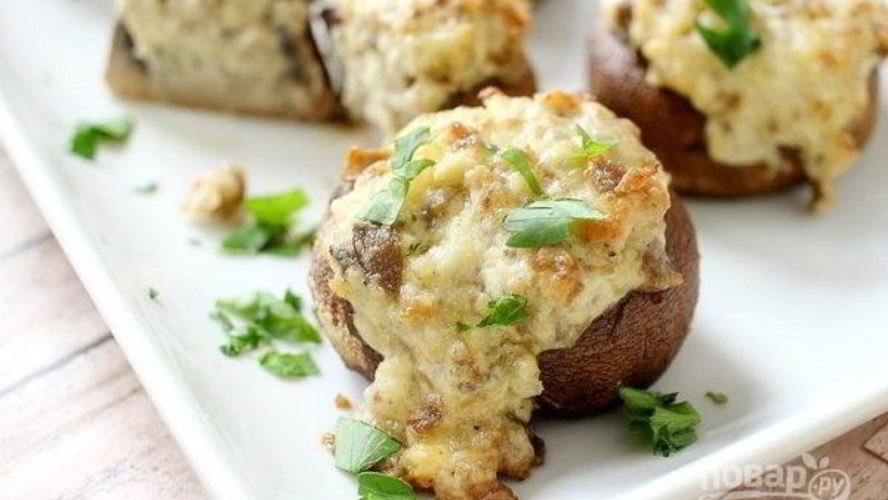 Рецепт шампиньонов, фаршированных курицей и сыром