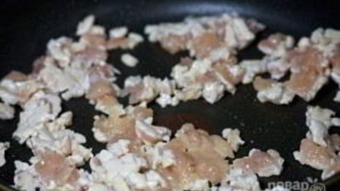 шампиньоны, фаршированные курицей и сыром