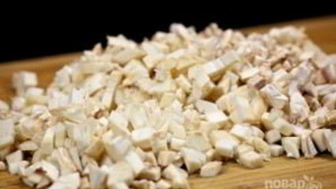 шампиньоны, фаршированные курицей и сыром