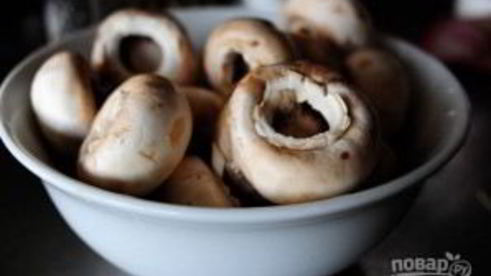 шампиньоны под сыром в духовке