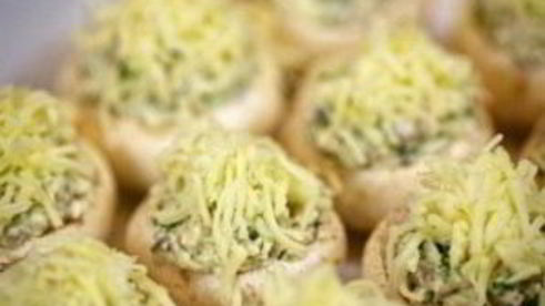 шампиньоны с курицей и сыром