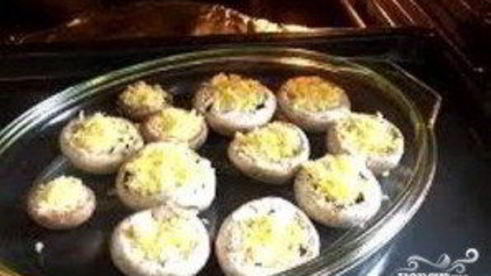 шампиньоны с сыром и чесноком в духовке