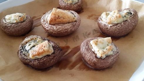 шампиньоны с сыром с голубой плесенью