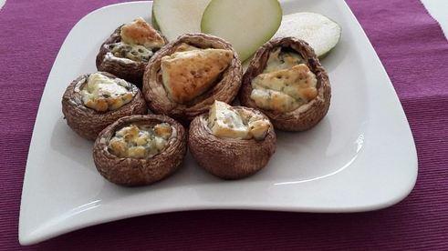 шампиньоны с сыром с голубой плесенью