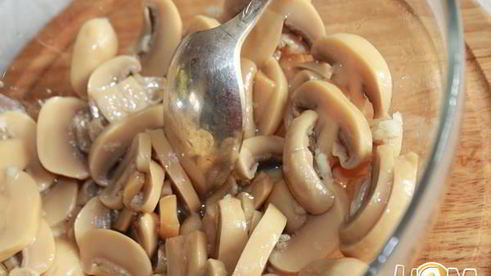 шампиньоны в коньячной заливке