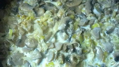 шампиньоны в вине и сливках